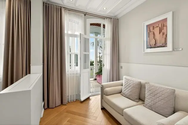 Deluxe Oda, Kısmi Deniz Manzaralı, Balkonlu