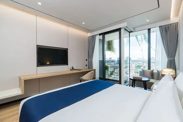 Deluxe King Room