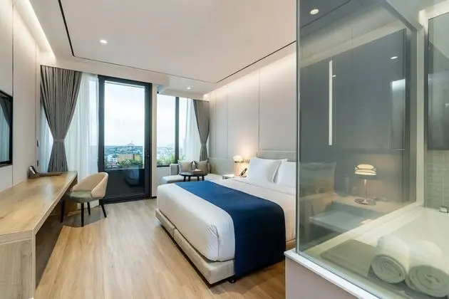 Deluxe King Room