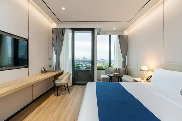 Deluxe King Room