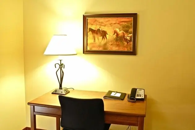 Suite, 2 Bedrooms, Accessible with Kitchen and Living room