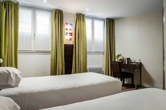 Superior Tek Büyük veya İki Ayrı Yataklı Oda