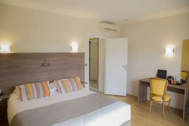 Tek Büyük Yataklı Oda, Teras, Bahçe Manzaralı