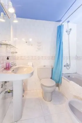 Üç Kişilik Oda