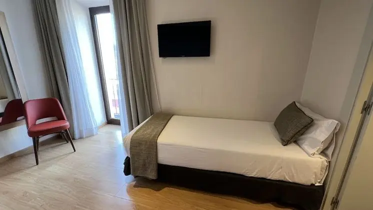 Üç Kişilik Oda