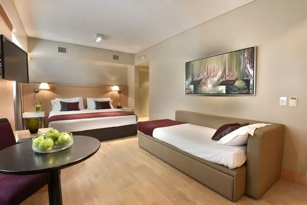 Deluxe Üç Kişilik Oda