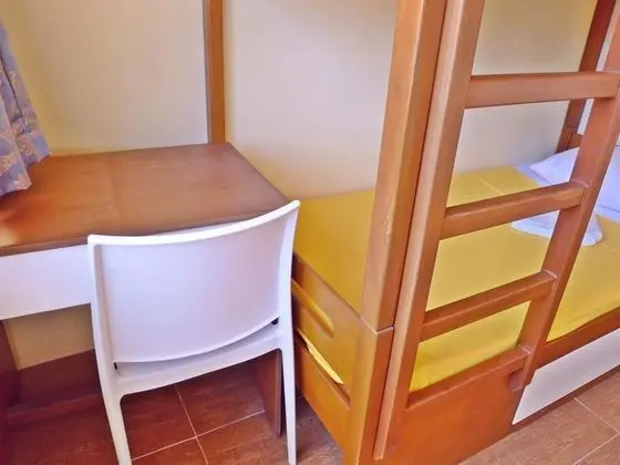 Üç Kişilik Oda