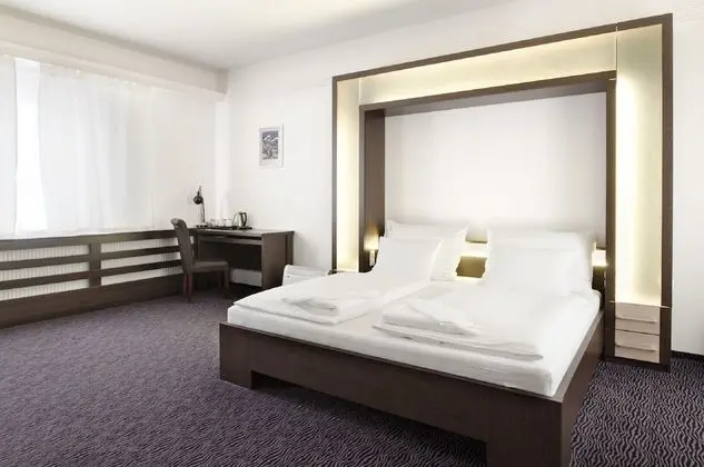 Luxury Tek Büyük Yataklı Oda