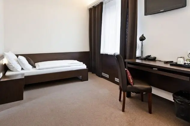 Luxury Tek Büyük Yataklı Oda