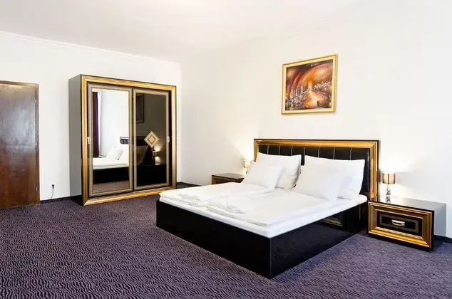 Luxury Tek Büyük Yataklı Oda