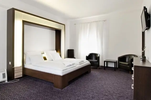 Luxury Tek Büyük Yataklı Oda