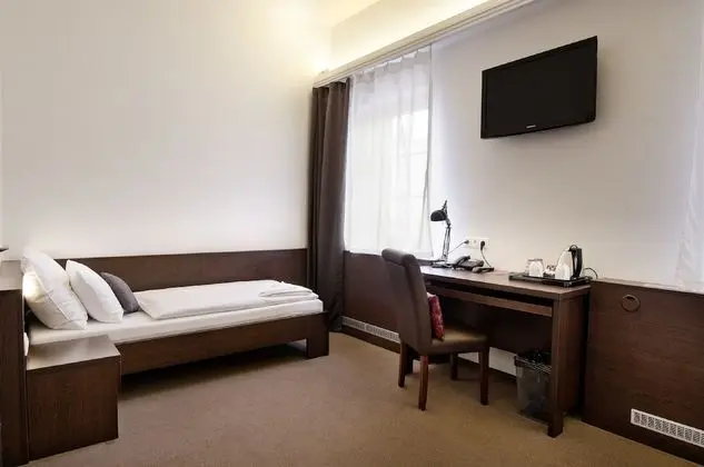 Luxury Tek Büyük Yataklı Oda