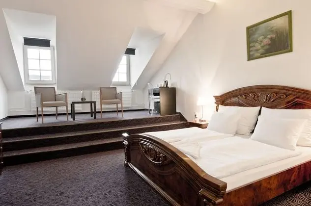 Luxury Tek Büyük Yataklı Oda
