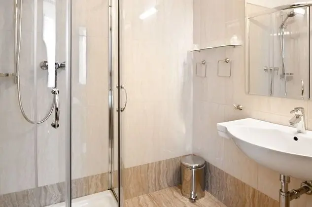 Luxury Tek Büyük Yataklı Oda