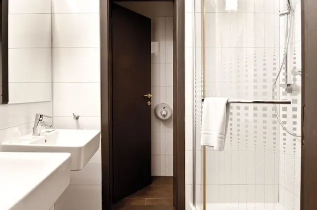 Luxury Tek Büyük Yataklı Oda