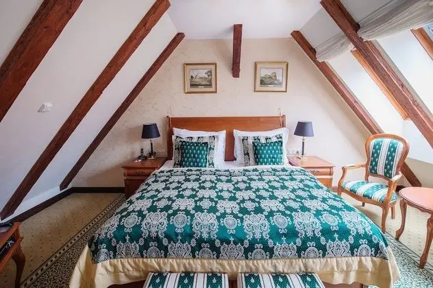 ROMANTIC SUITE