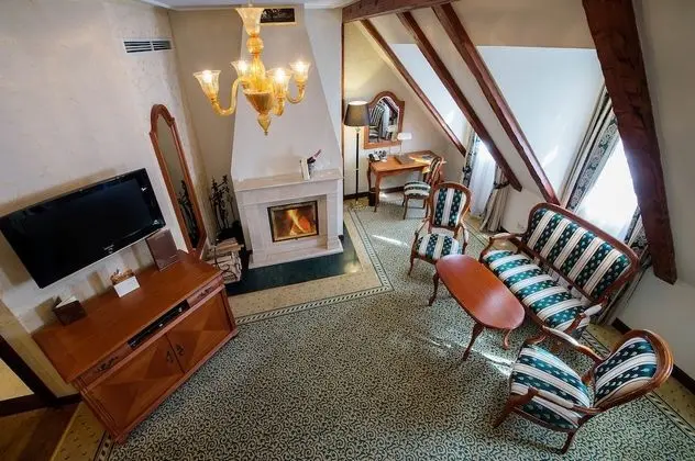 ROMANTIC SUITE