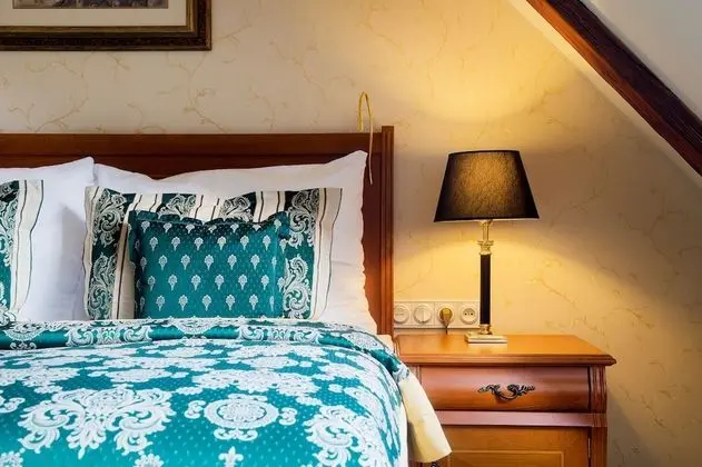 ROMANTIC SUITE