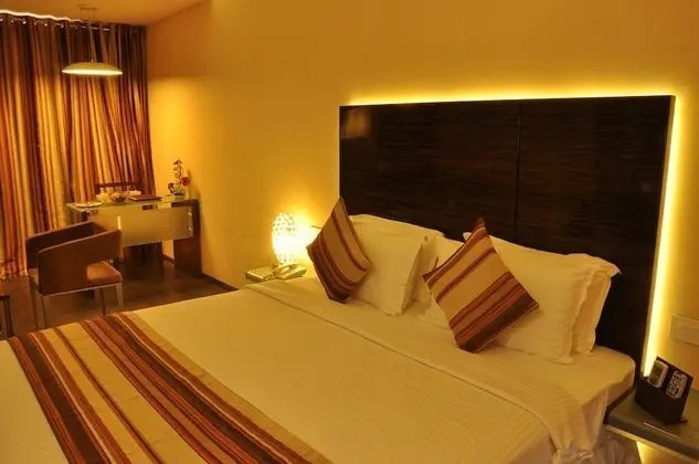 Deluxe Tek Büyük Yataklı Oda, 1 Yatak Odası, Sigara İçilebilir, Şehir Manzaralı