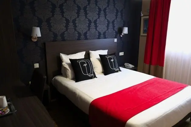 Comfort Tek Büyük Yataklı Oda