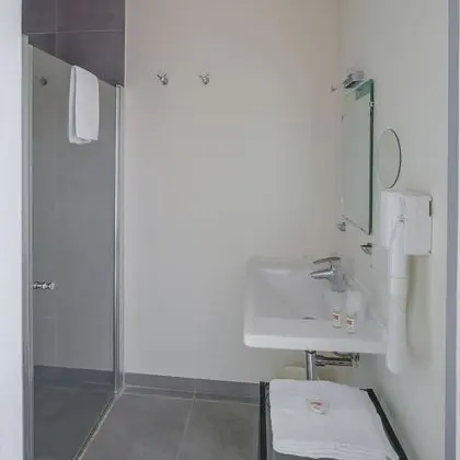 Comfort Tek Büyük Yataklı Oda