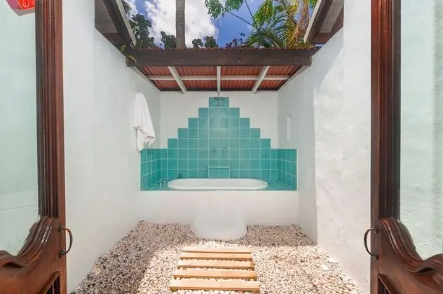Signature Villa, 2 Yatak Odası, Bahçe Manzaralı, Havuz Kenarı