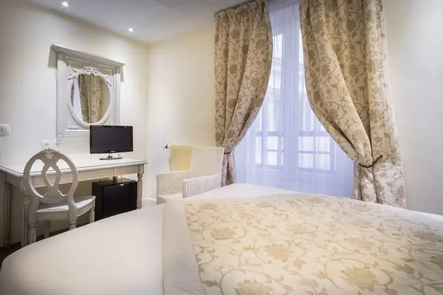 Comfort Tek Büyük Yataklı Oda