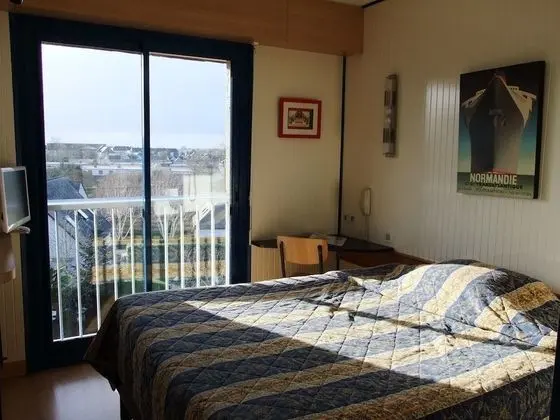 Tek Büyük Yataklı Oda, Balkon, Bahçe Manzaralı