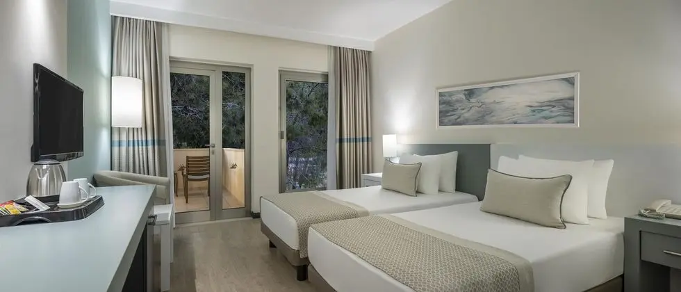 https://images.etstur.com/files/images/hotelImages/TR/92797/l/Arcanus-Side-Resort-Oda-362687.jpg