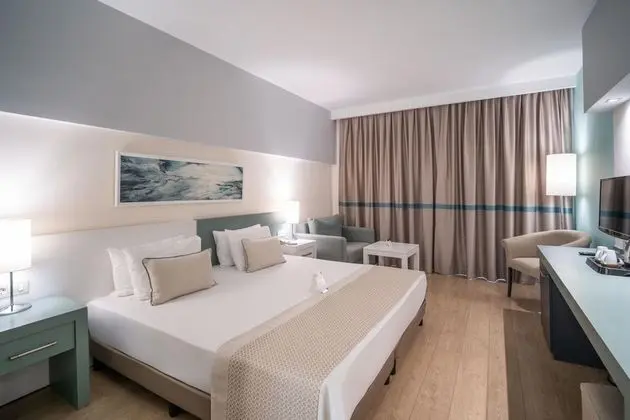 Süperior Yandan Deniz Manzaralı Aile Odası
