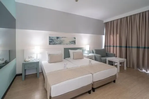Süperior Yandan Deniz Manzaralı Aile Odası