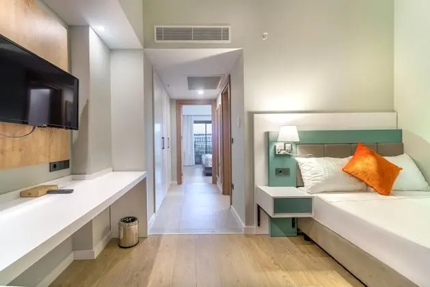 https://images.etstur.com/files/images/hotelImages/TR/217710/l/Arcanus-Trendline-Resort-Oda-370662.jpg