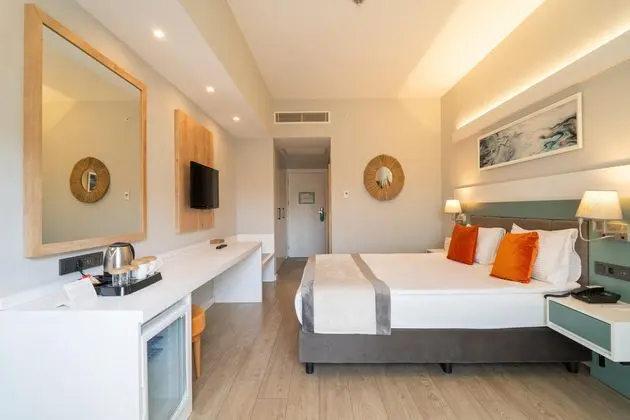 https://images.etstur.com/imgproxy/resize/2560x1440/files/images/hotelImages/etsrooms/1182/Arcanus_Hotels_Trendline_Side_20260713163735_0.jpg