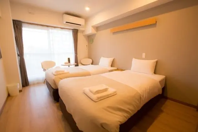 İki Ayrı Yataklı Oda, Sigara İçilmez