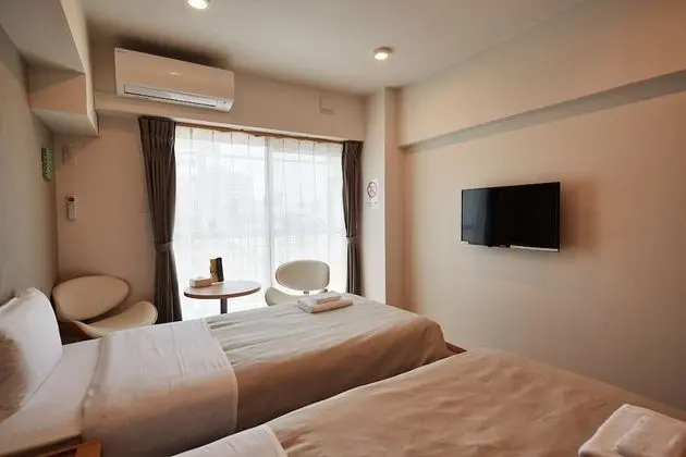 İki Ayrı Yataklı Oda, Sigara İçilmez