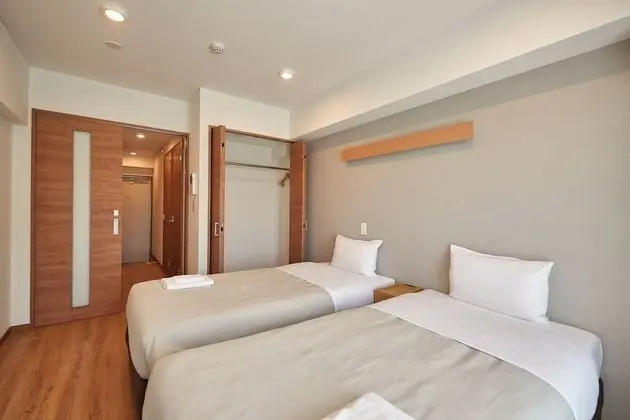 İki Ayrı Yataklı Oda, Sigara İçilmez