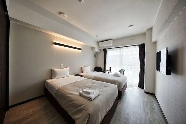 İki Ayrı Yataklı Oda, Sigara İçilmez