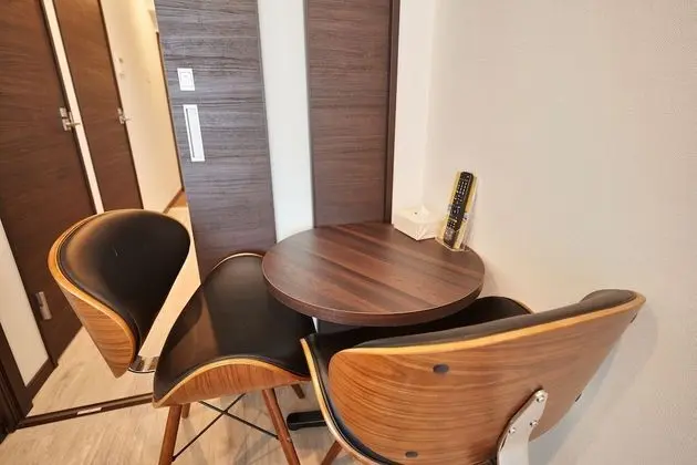 İki Ayrı Yataklı Oda, Sigara İçilmez