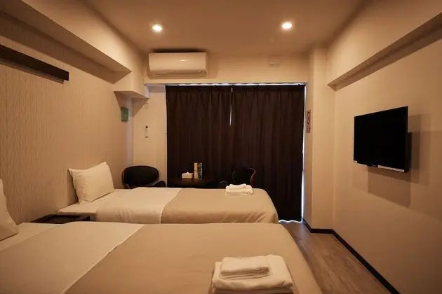 İki Ayrı Yataklı Oda, Sigara İçilmez