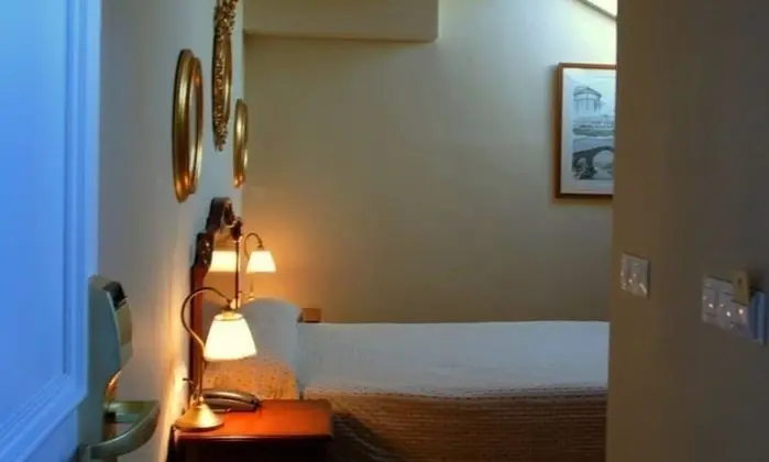 Economy Tek Büyük Yataklı Oda (Attic)