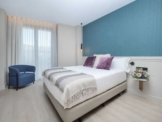 Büyük Yataklı Tek Kişilik Oda (Interior)