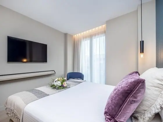 Büyük Yataklı Tek Kişilik Oda (Interior)