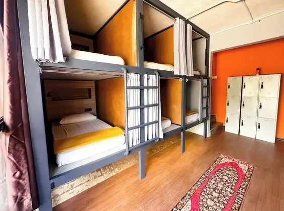 Design Ortak Ranzalı Oda, Sadece kadınlar için