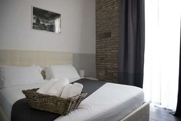 Tek Büyük Yataklı Oda, Balkon