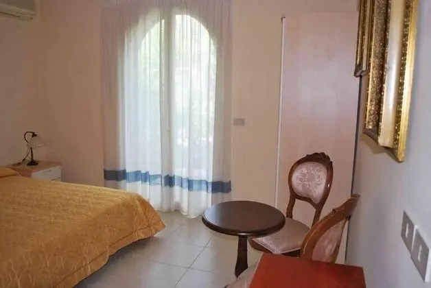 Tek Büyük Yataklı Oda, Veranda