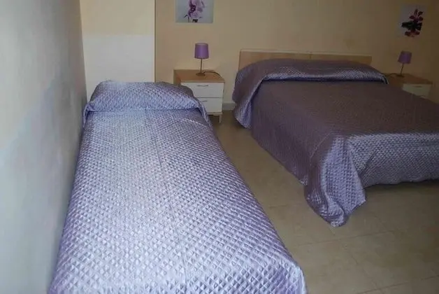 Üç Kişilik Oda, Bahçe Manzaralı