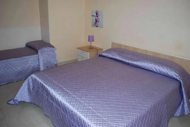 Üç Kişilik Oda, Bahçe Manzaralı