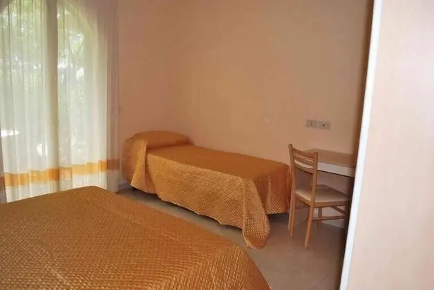 Üç Kişilik Oda, Bahçe Manzaralı