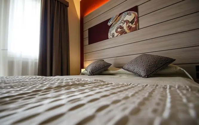 Business Tek Büyük veya İki Ayrı Yataklı Oda, Balkon, Bahçe Manzaralı