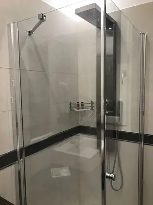 Business Tek Büyük veya İki Ayrı Yataklı Oda, Balkon, Bahçe Manzaralı